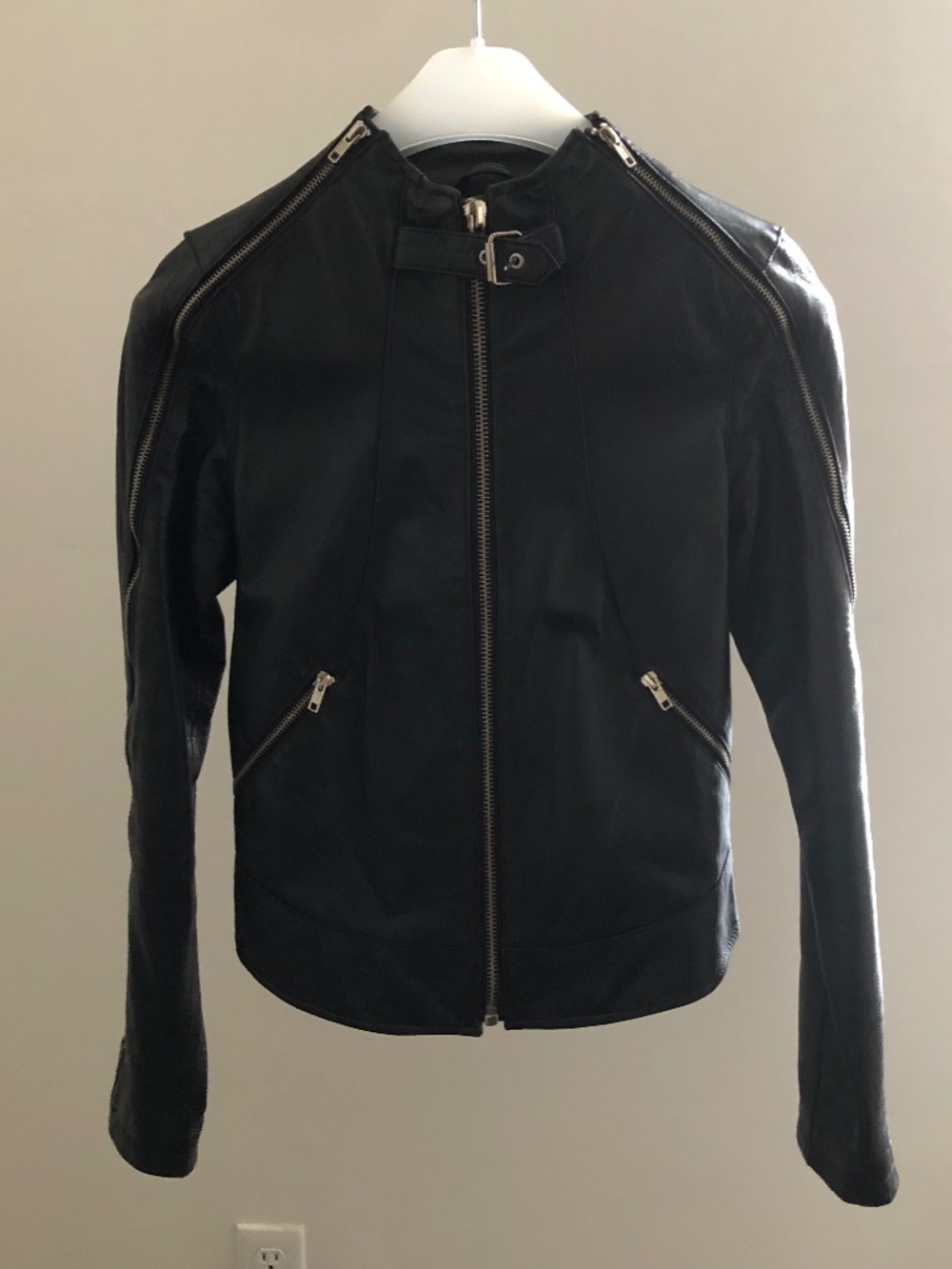 Vintage Moto biker black leather zippered fitted jacket-size small
